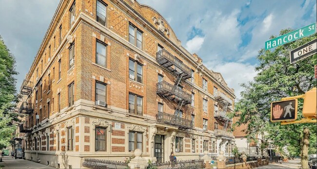 Foto del edificio - 1223 Bushwick Ave