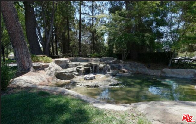 Building Photo - 1214 S Westlake Blvd