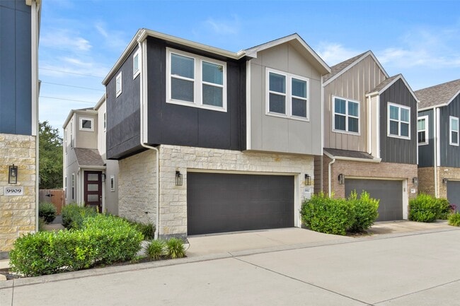 Foto del edificio - 9911 Brickhouse Dr
