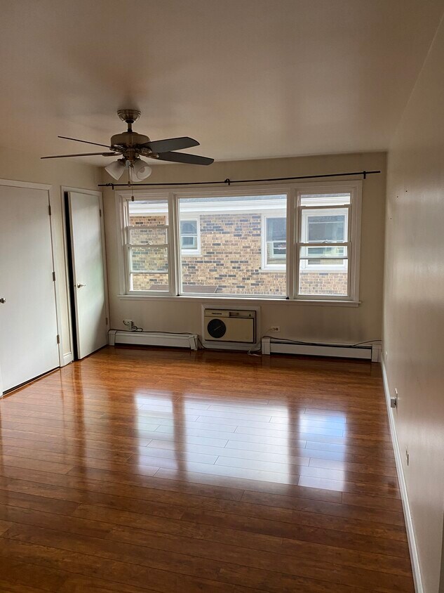 Primary Photo - 4536 Park Ave
