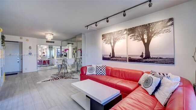 Foto del edificio - 3301 N Country Club Dr