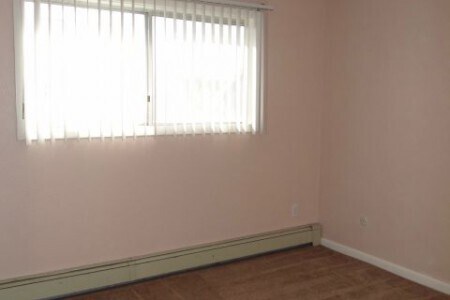 Foto del edificio - 1410 Lake Elmo Dr