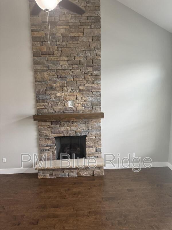 Building Photo - 111 Leyland Cir