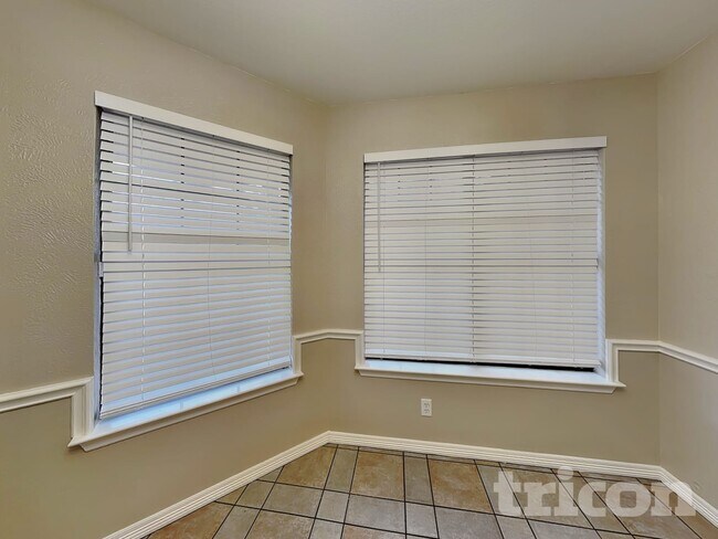 Building Photo - 8 Marvin Garden