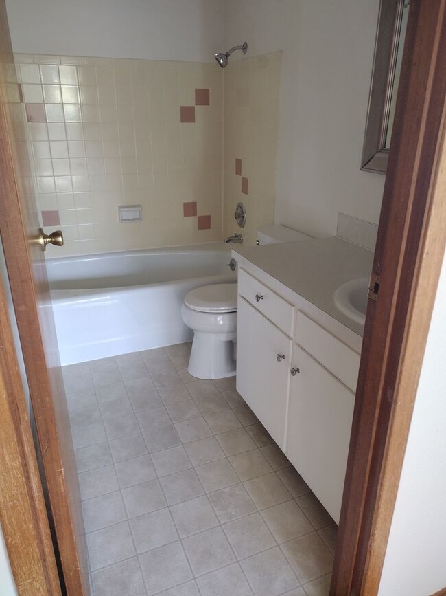 Foto del edificio - 2 bed room 1 bath in Beautiful South Eugene