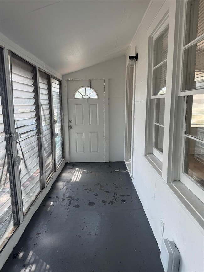 Building Photo - 1947 Taft St