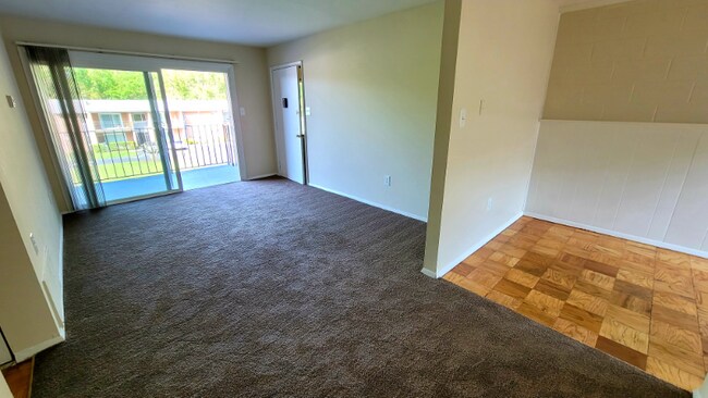 Foto del edificio - 1700 Carlisle Ave