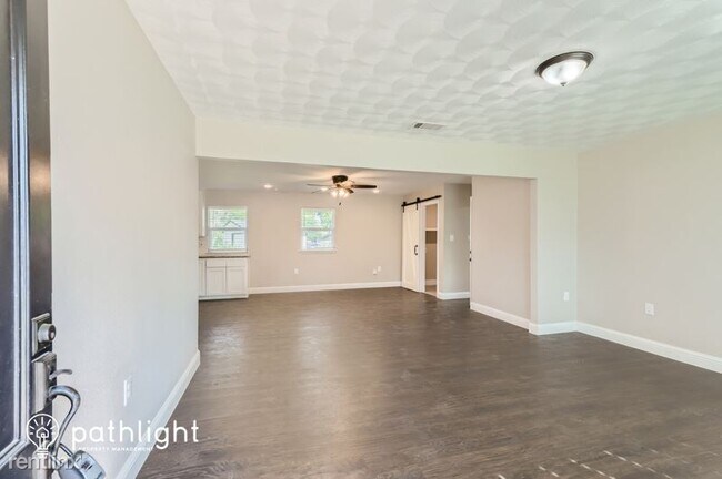 Building Photo - 3 br, 2 bath House - 2322 Monteleon Street...