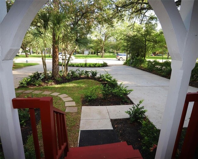 Building Photo - 4912 Bellaire Blvd