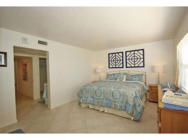 Foto del edificio - 901 Collier Ct