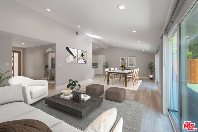 Foto del edificio - 5634 Mason Ave