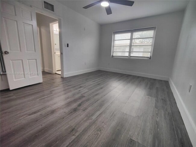 Photo - 2165 Bay Dr Apartment