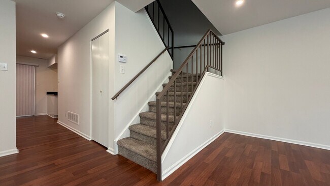 Foto del edificio - 4124 Salford Ct
