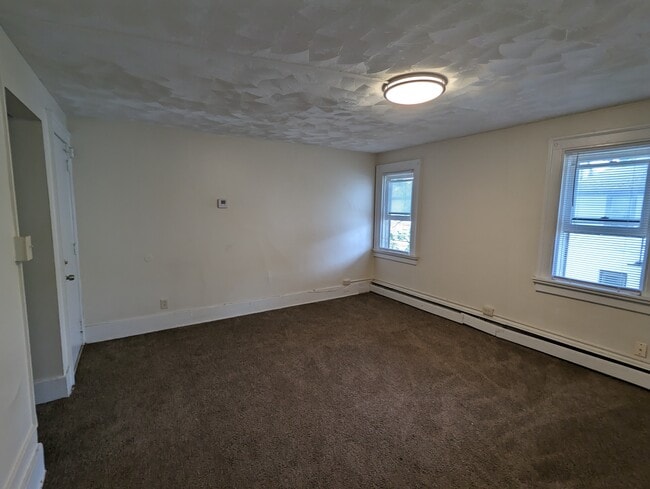 Building Photo - 608 Elmwood Ave