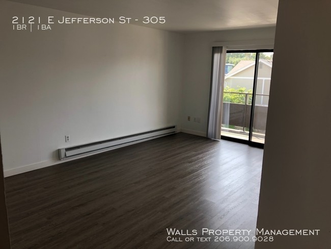 Building Photo - 2121 E Jefferson St