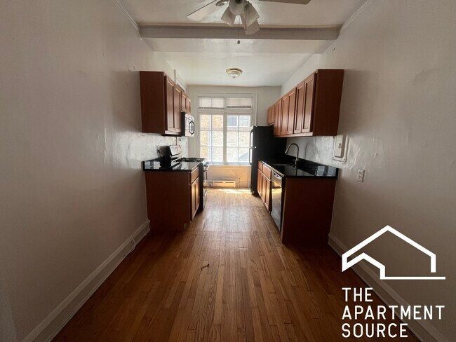 Foto del edificio - 909 Elmwood Ave