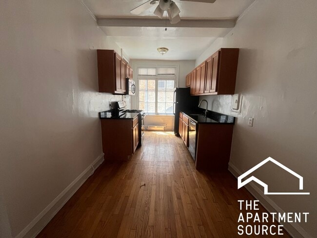 Building Photo - 909 Elmwood Ave