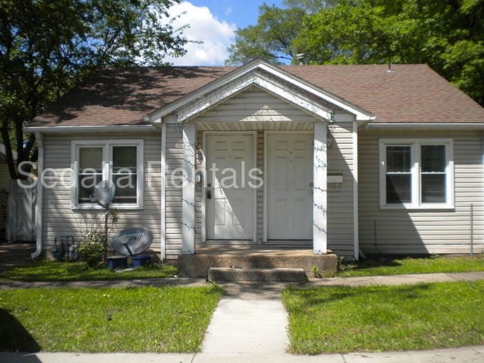 1618 W Broadway Blvd Unit B, Sedalia, MO 65301 Room for Rent in