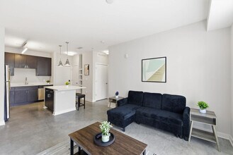 Building Photo - 421 E Market St