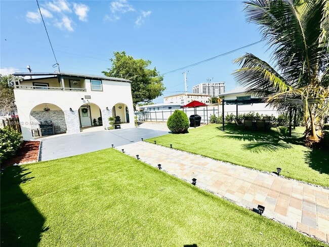 Foto del edificio - 2345 SW 1st St