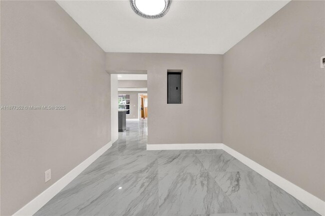 Foto del edificio - 951 W 30th St