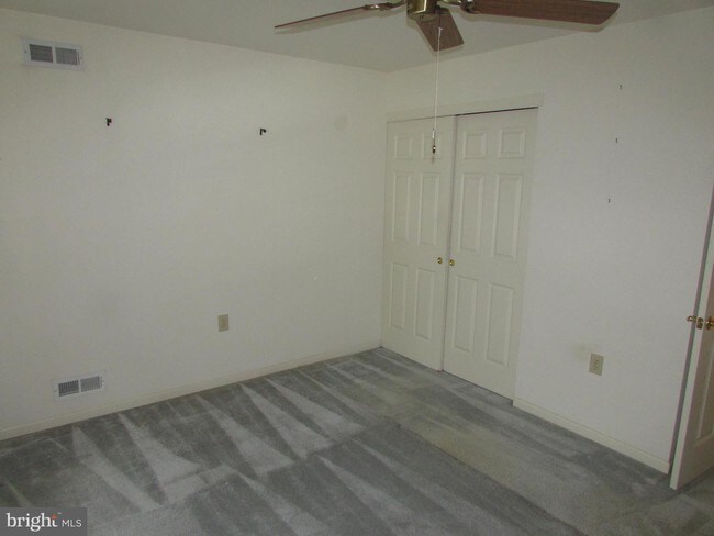 Foto del edificio - 41 Woolsey Ct