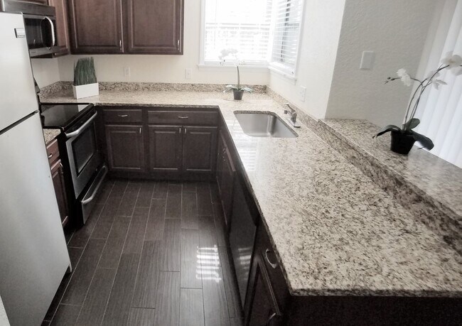 Foto del edificio - 3020 Antique Oaks Cir