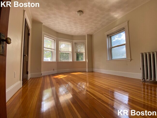 Building Photo - 157 Summer St