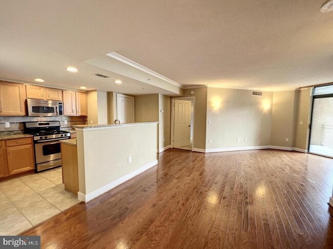 Building Photo - 1201 N Garfield St