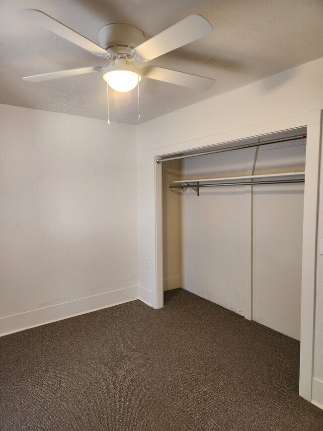 203 Burns St Unit 2, Charlevoix, MI 49720 203 Burns St Charlevoix, MI Apartments for Rent in