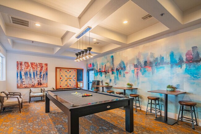 Foto del edificio - 7455 N 95th Ave