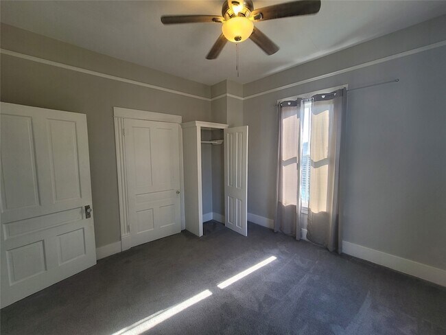 Foto del edificio - 3919 Avenue O