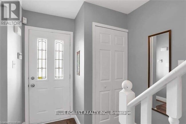 Photo du bâtiment - 70 Chapman Ct