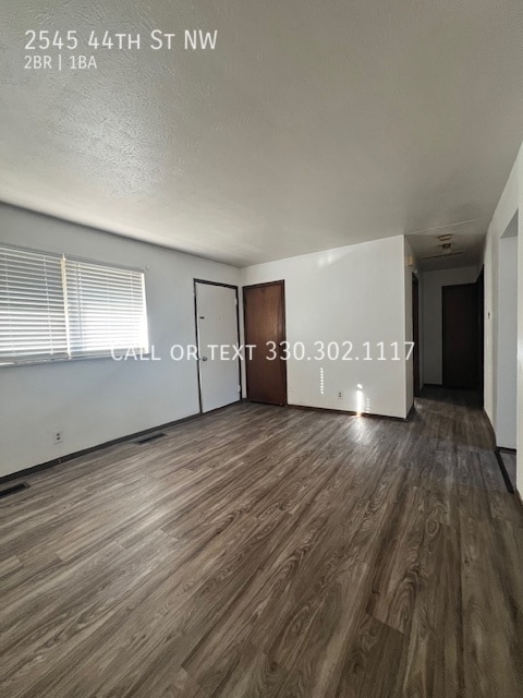 Building Photo - Two bedroom side by side duplex for rent -...