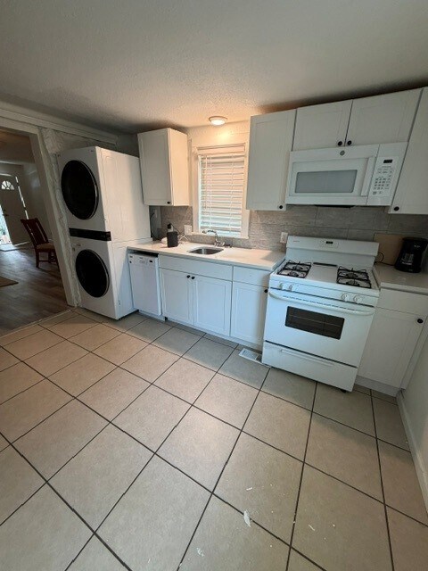 Building Photo - 1311 Cynthia Dr