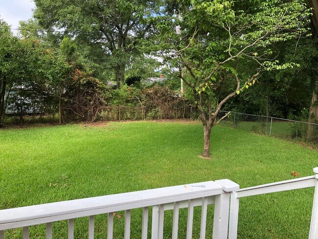 Foto del edificio - Available Fall 2026!