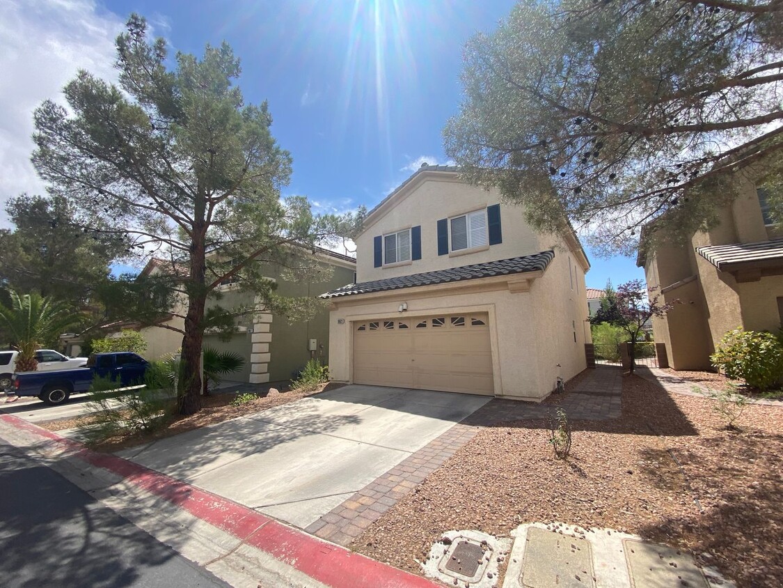 Primary Photo - Two-story, 3 bedrooms located in Peccole R...