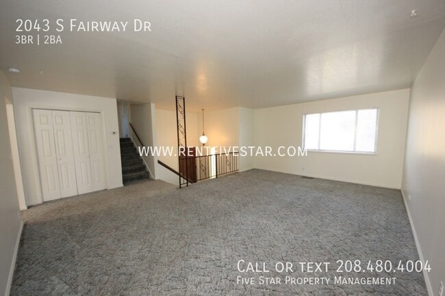 Building Photo - 2043 S Fairway Dr