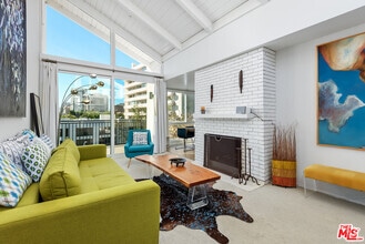 Building Photo - 1340 S Beverly Glen Blvd