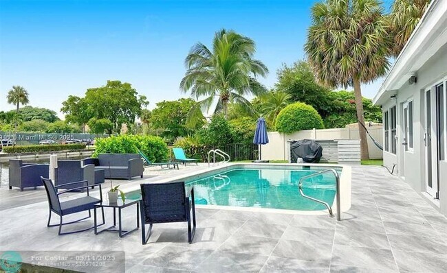 Foto del edificio - 400 NW 20th St