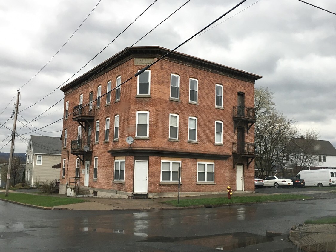 323 St Anthony St, Utica, NY 13501 Condo for Rent in Utica, NY