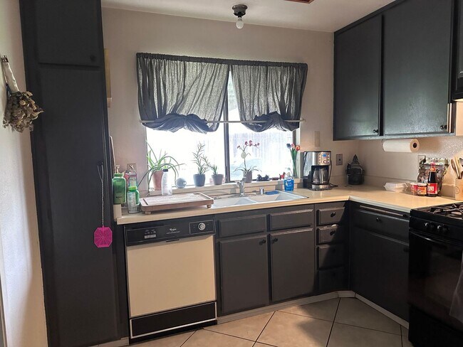 Foto del edificio - Absolutely IMMACULATE/ADORABLE Natomas hom...
