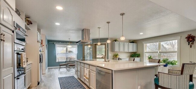 Building Photo - Charming Ranch Style Home!