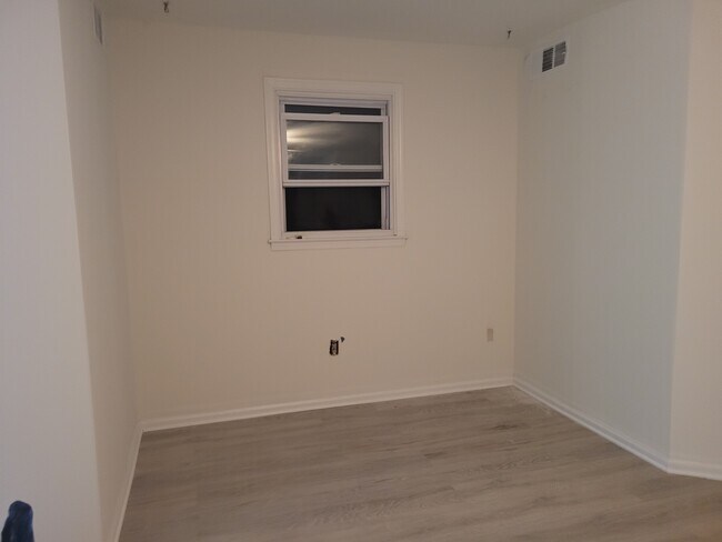 Dormitorio 2 - 4008 Oakland Road