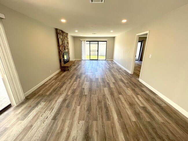 Building Photo - SINGLE STORY!! GATED COMMUNITY!! HIDDEN TR...
