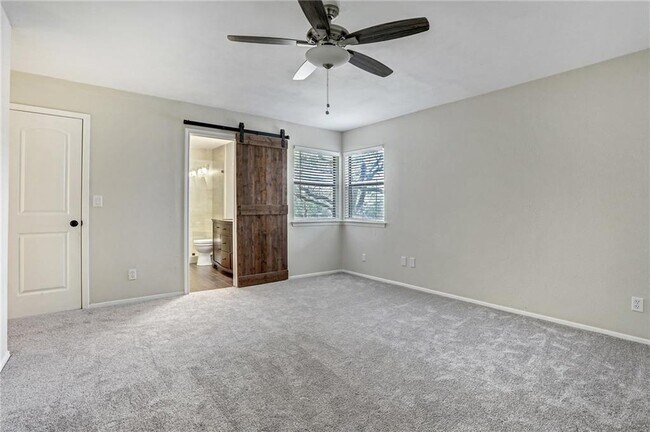 Foto del edificio - 9822 Timber Ridge Pass