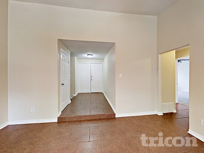 Building Photo - 6515 Ridge Cir Dr