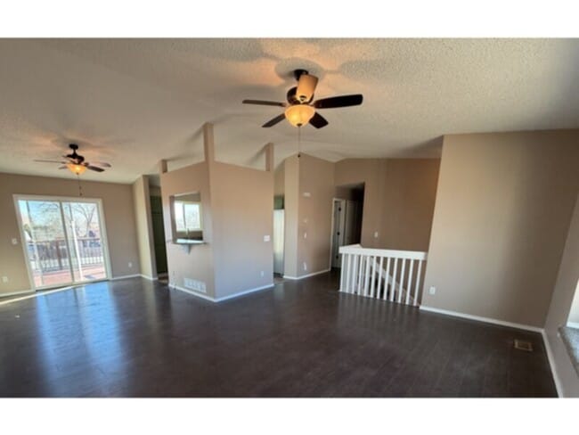 Building Photo - Beautiful split level home in Fountain