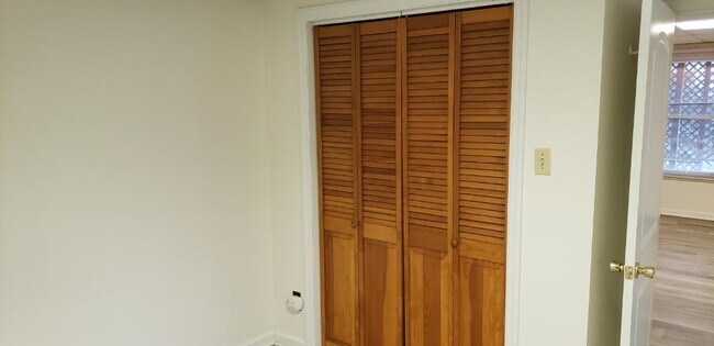 Foto del edificio - 819 Charles Ave
