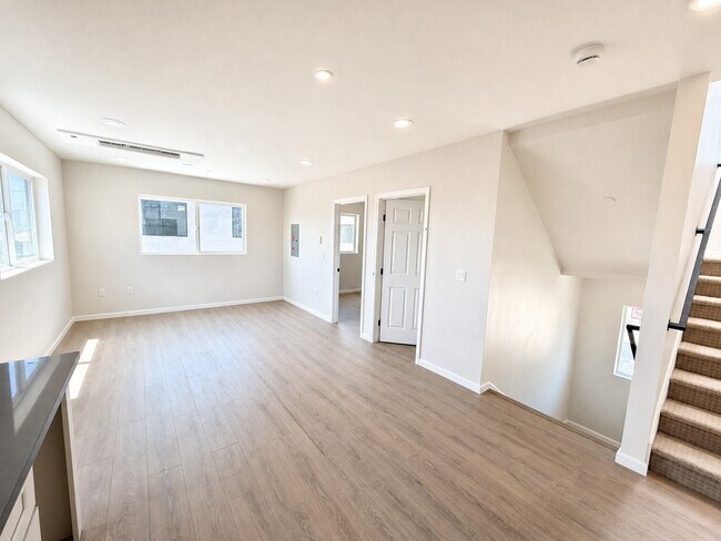 Foto del edificio - 1016 N Pioneer Ave